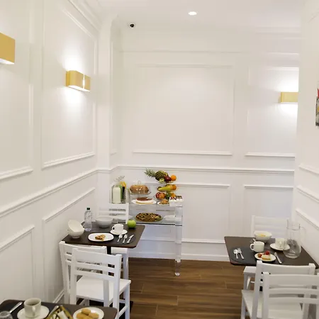 Unicum Oda ve Kahvaltı 4*